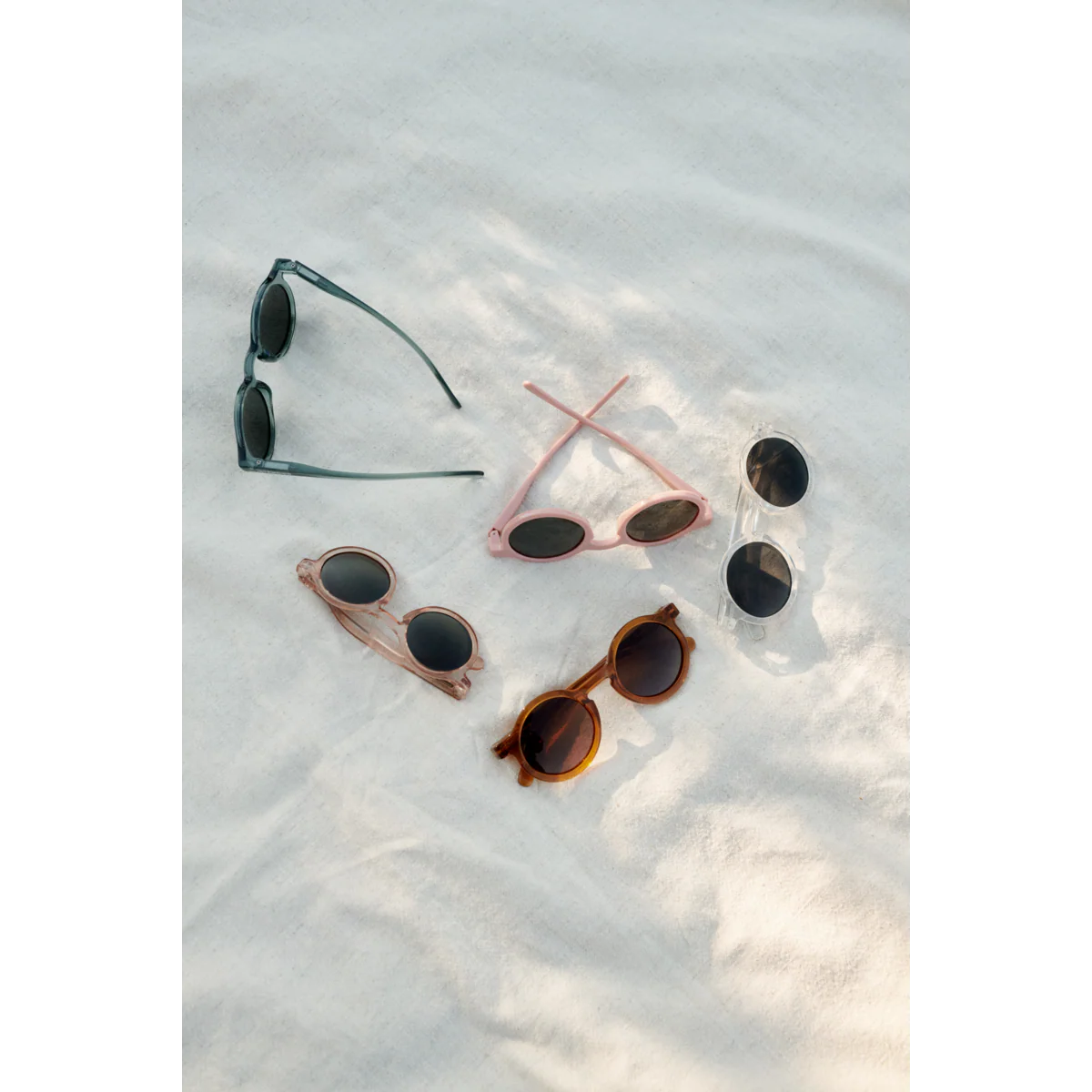 Liewood Darla Zonnebril 4-10Y | Rose transparent - Image 5