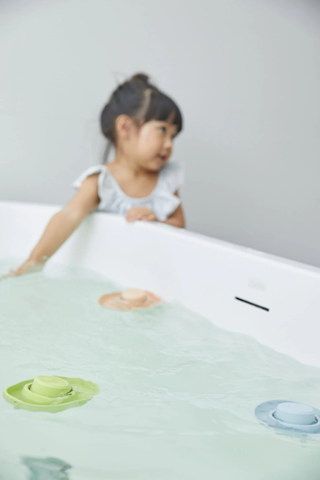 * Plantoys Badspeelgoed Rubber Boat | Pastel Green - Image 8